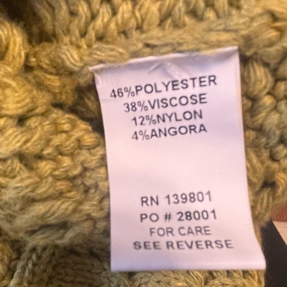 Cable Pom Pom Sweater - Picture 4 of 6